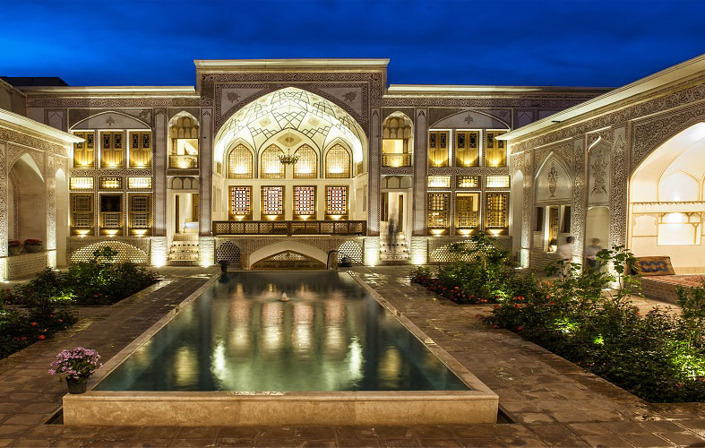 راهنمای سفر به کاشان، شهر گل و گلاب راهنمای سفر به کاشان، شهر گل و گلاب