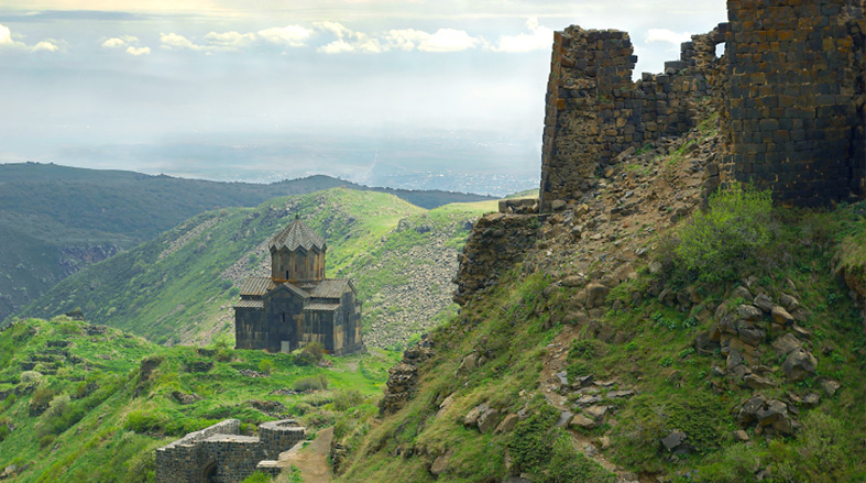 آمبرد؛ قلعه ای در میان ابرها آمبرد؛ قلعه ای در میان ابرها
