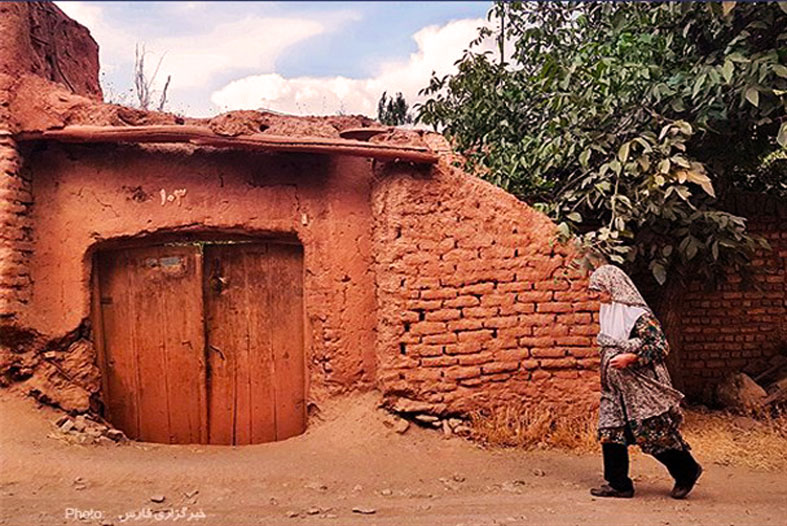 روستای ده سرخ، روستایی دوهزار ساله و متبرک به قدوم امام هشتم