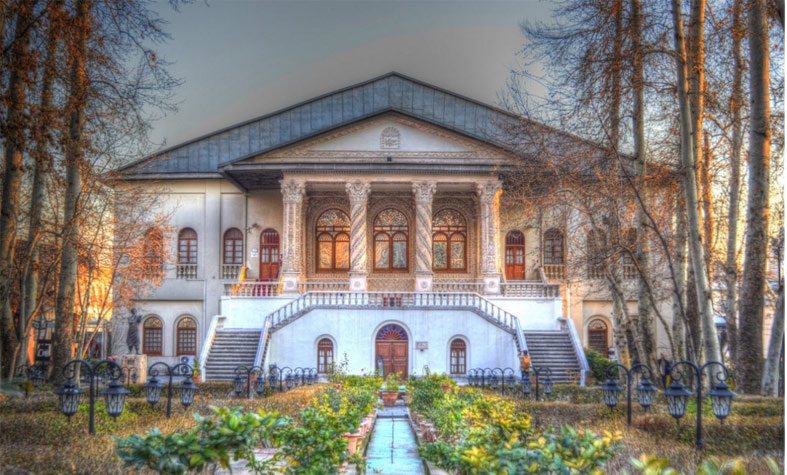 عمارتی در باغ بهشت عمارتی در باغ بهشت