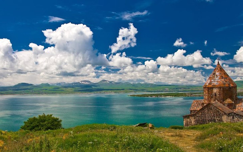 دریاچه سوان؛ دریاچه ای اقتصادی، فرهنگی و تفریحی