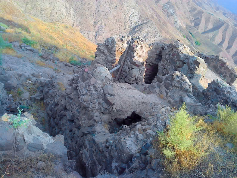 قلعه لمبسر، نماد پایداری قلعه نشینان قلعه لمبسر، نماد پایداری قلعه نشینان