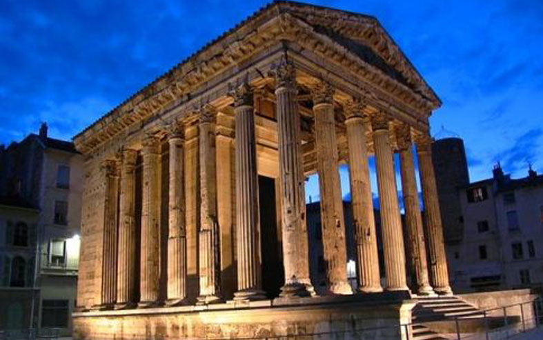 معبد آگوستوس و روم