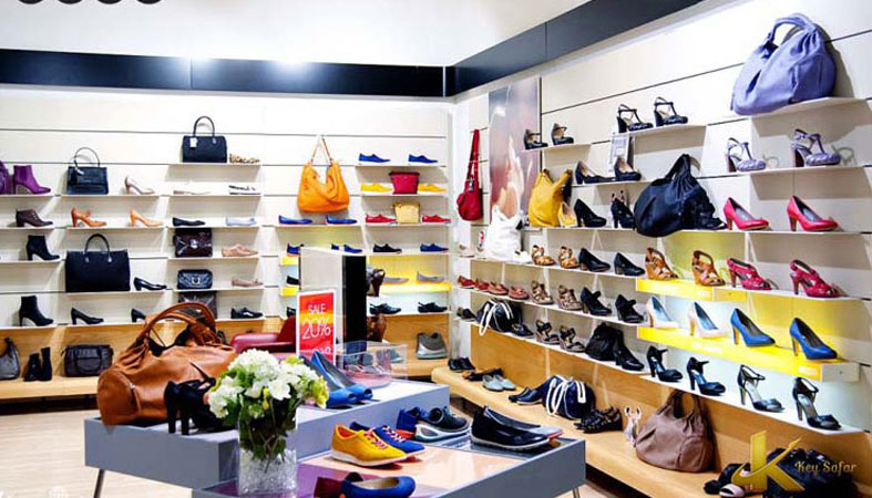 مرکز خرید کارواسلا ‌