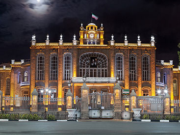 آشنایی با عمارت شهرداری یا برج ساعت تبریز 