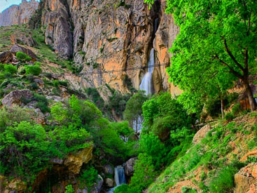آبشار شاهاندشت و قلعه ملک بهمن، تاریخ و هیجان در کنار هم