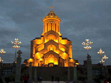 کلیسای اسمیندا سامبا؛ بلندترین کلیسای گرجستان