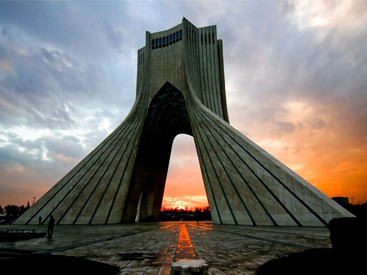 میدان آزادی؛ بزرگ ترین میدان تهران