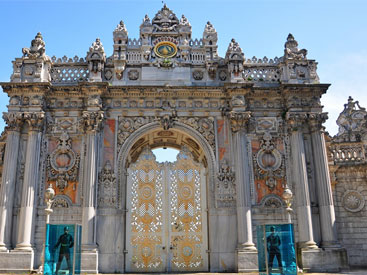 کاخ دولما باغچه، نماد شکوه و جلال امپراتوری عثمانی کاخ دولما باغچه، نماد شکوه و جلال امپراتوری عثمانی