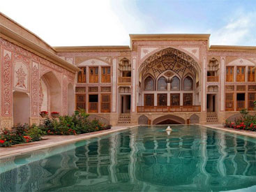 راهنمای سفر به کاشان، شهر گل و گلاب راهنمای سفر به کاشان، شهر گل و گلاب